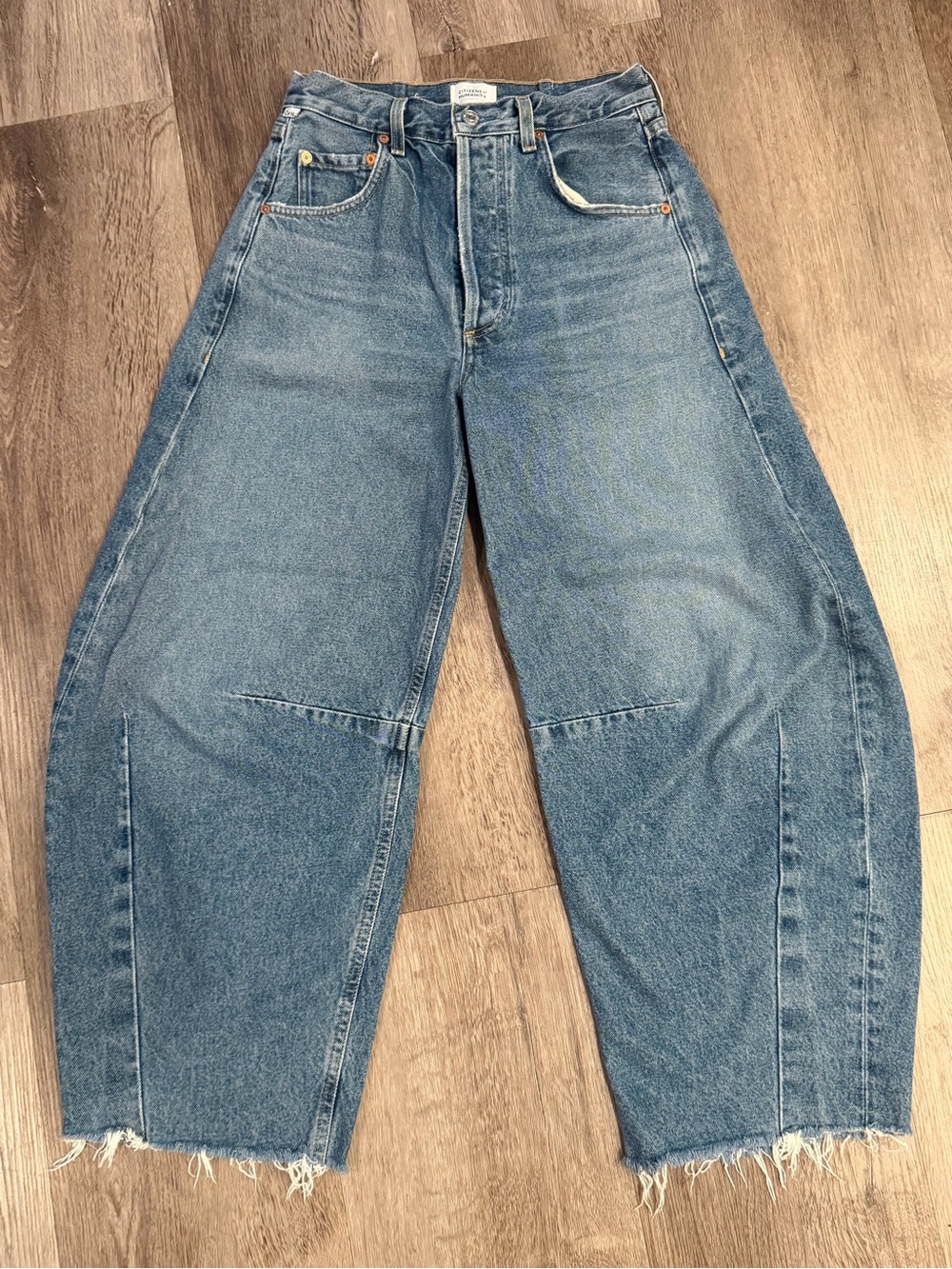 Women’s Citizens of Humanity Horseshoe Barrel Jean Size 24- great condition
